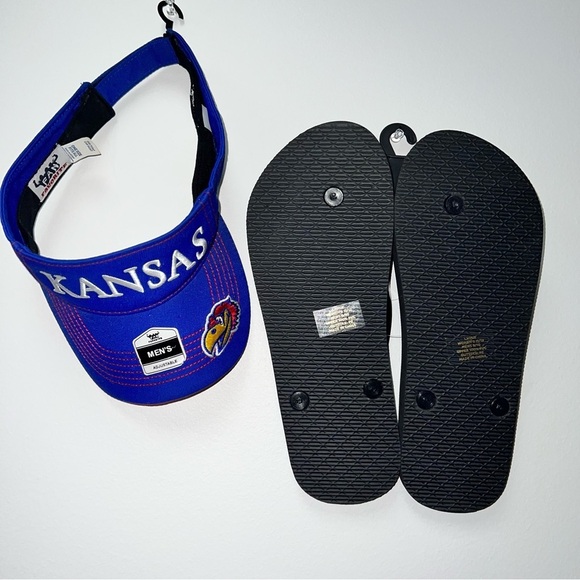 Kansas Jayhawks Bundle Visor & Flip Flops Unisex - Picture 6 of 11